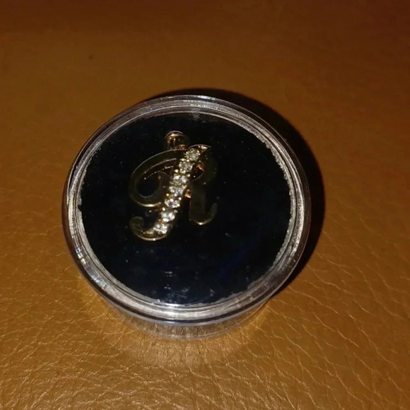 💙🌹Gold plated letter pendant "R" with faux diamonds - Picture 5 of 8